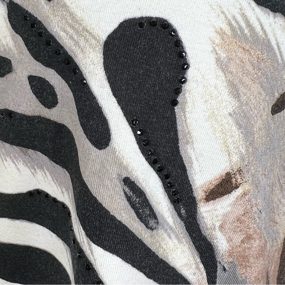 Zenergy by Chico’s Ivory Animal Print 3/4 Sleeve Scoop Neck Top Size 2=Large - Picture 8 of 11